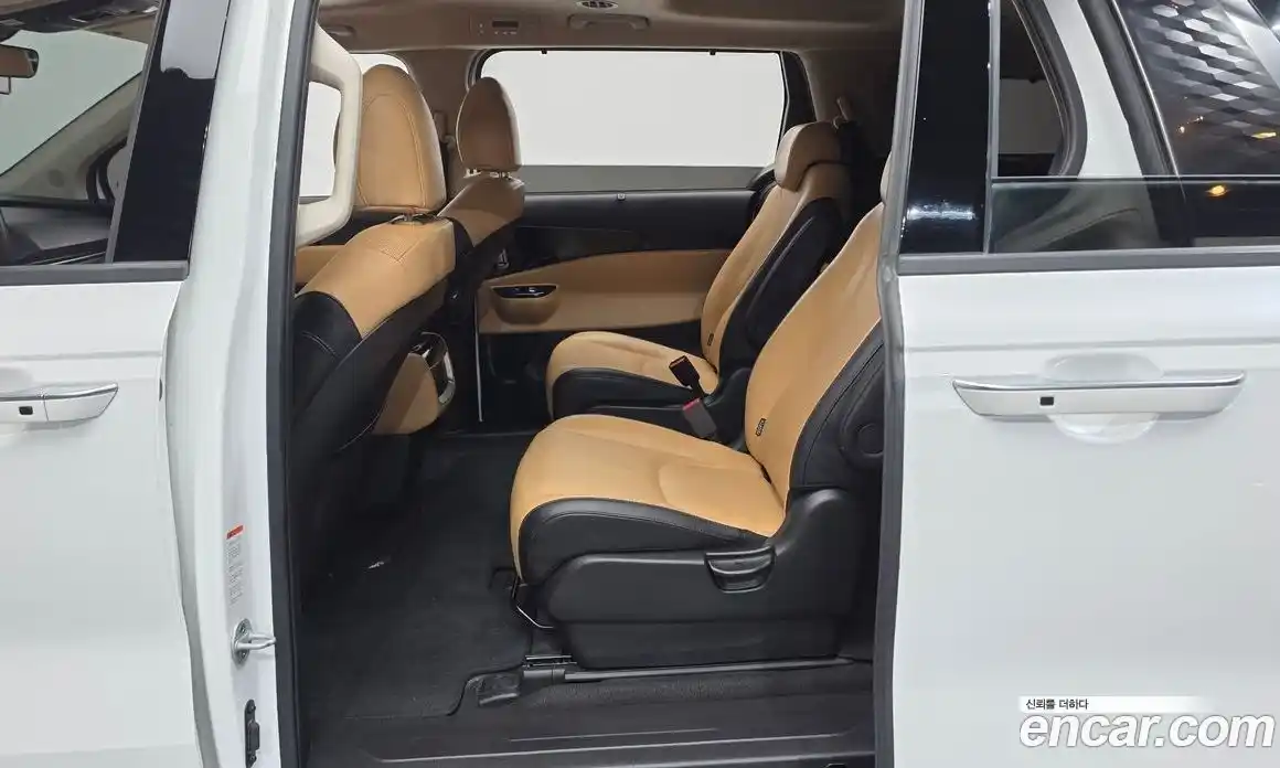 Kia Canival 2023 2.2 Автомат в Москве № 134239, фото 20