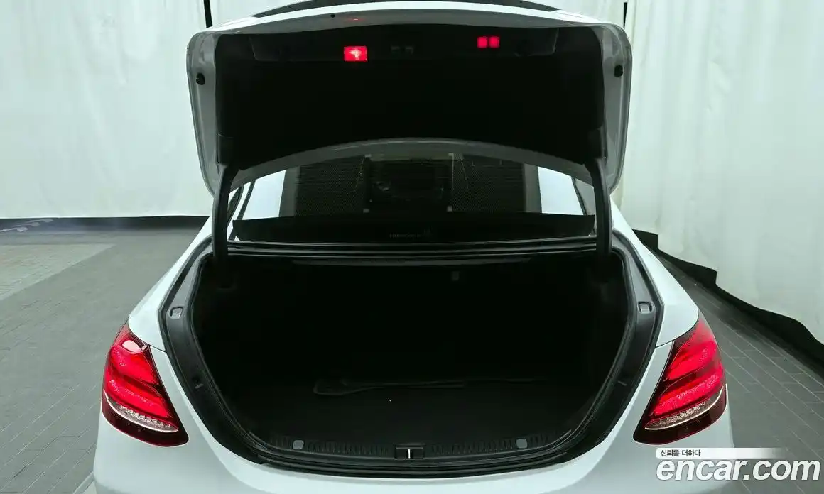 Mercedes-Benz E-Class 2020 2.0 Автомат в Москве № 137260, фото 20