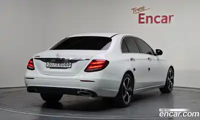 Mercedes-Benz E-Class 2020 2.0 Автомат в Москве № 137260, миниатюра 2
