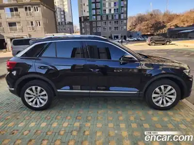 Volkswagen T-Roc 2022 2.0 Автомат в Москве № 141349, миниатюра 3