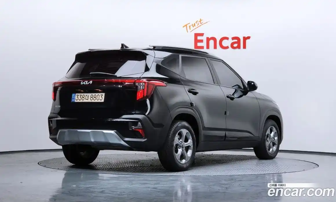 Kia Seltos 2023 1.6 Автомат в Москве № 14328, фото 17