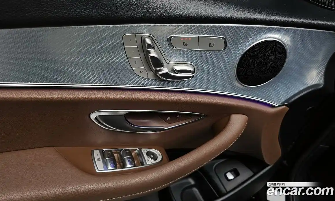 Mercedes-Benz E-Class 2020 2.0 Автомат в Москве № 143626, фото 19