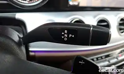 Mercedes-Benz E-Class 2020 2.0 Автомат в Москве № 143626, миниатюра 3