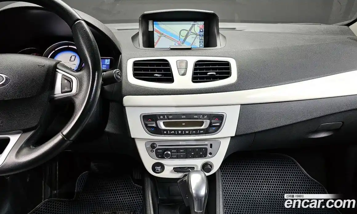 Renault SM3 2014 1.6 Автомат в Москве № 147976, фото 1