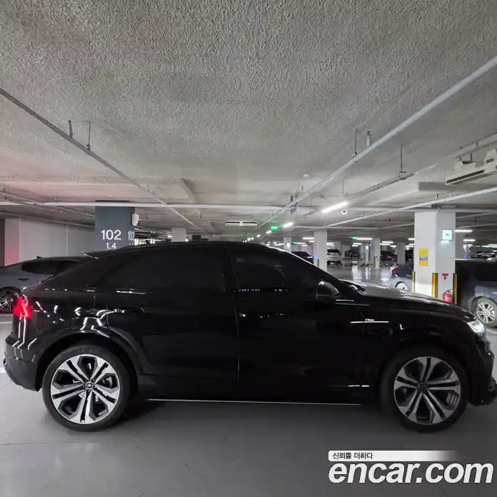 Audi Q8 2023 3.0 Автомат в Москве № 155576, фото 3