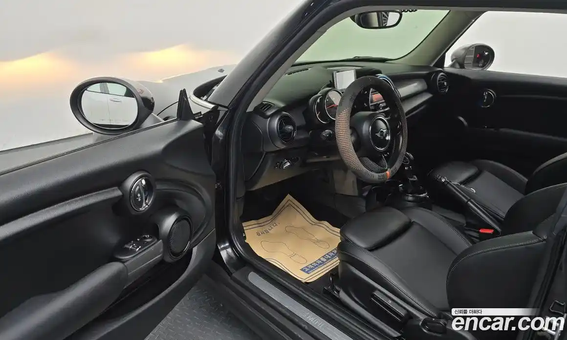 Mini Cooper 2017 1.5 Автомат в Москве № 156452, фото 11