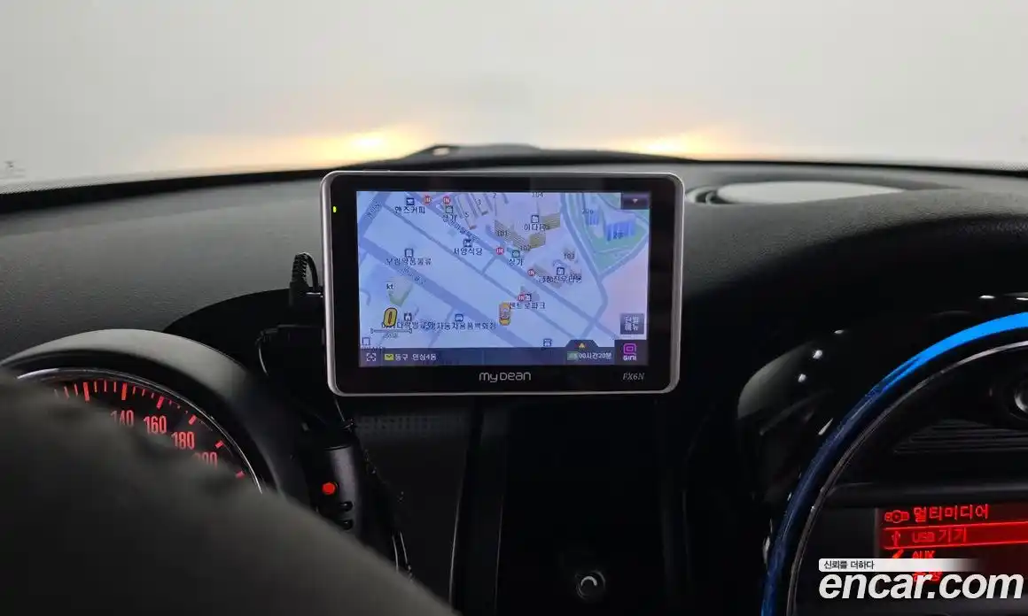 Mini Cooper 2017 1.5 Автомат в Москве № 156452, фото 15