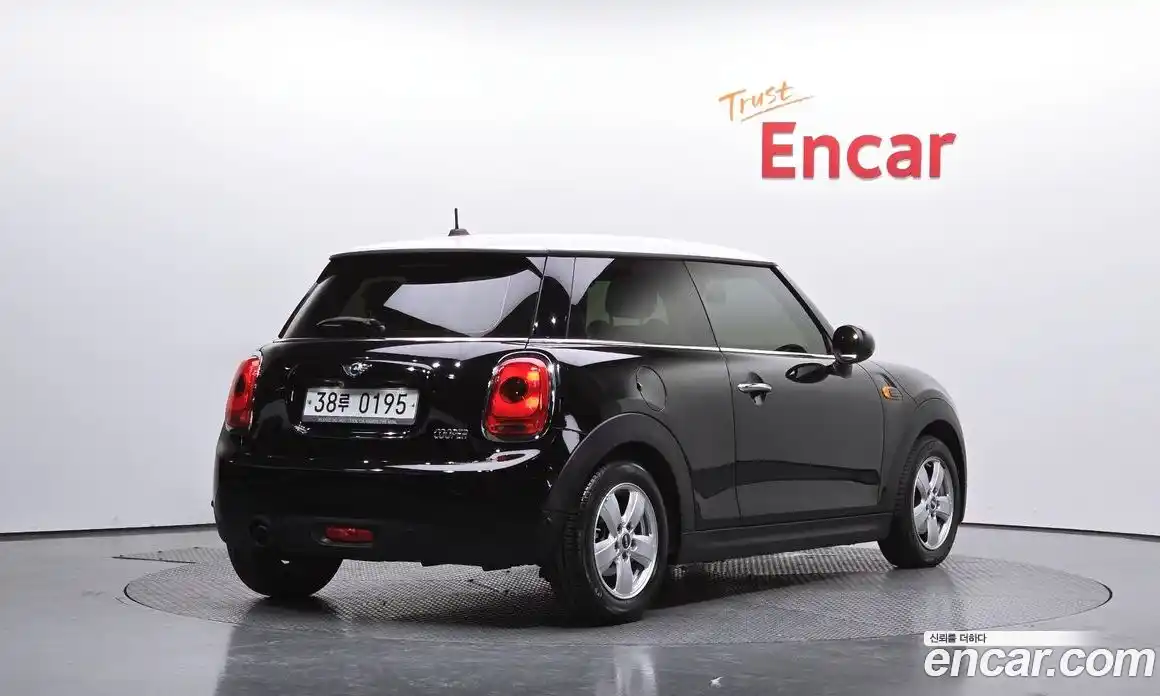 Mini Cooper 2017 1.5 Автомат в Москве № 156452, фото 2