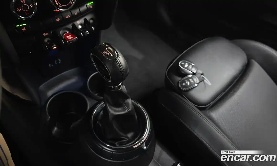 Mini Cooper 2017 1.5 Автомат в Москве № 156452, фото 9