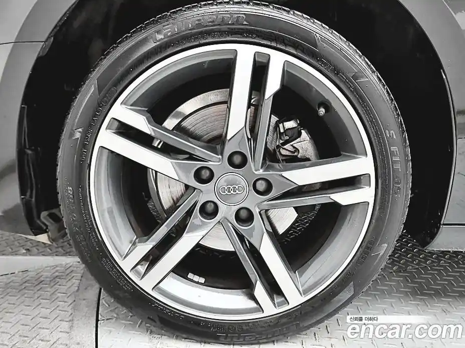 Audi A4 2019 2.0 Автомат в Москве № 162632, фото 5