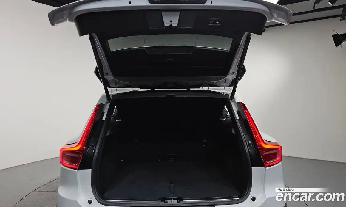 Volvo XC40 2024 2.0 Автомат в Москве № 164320, фото 19