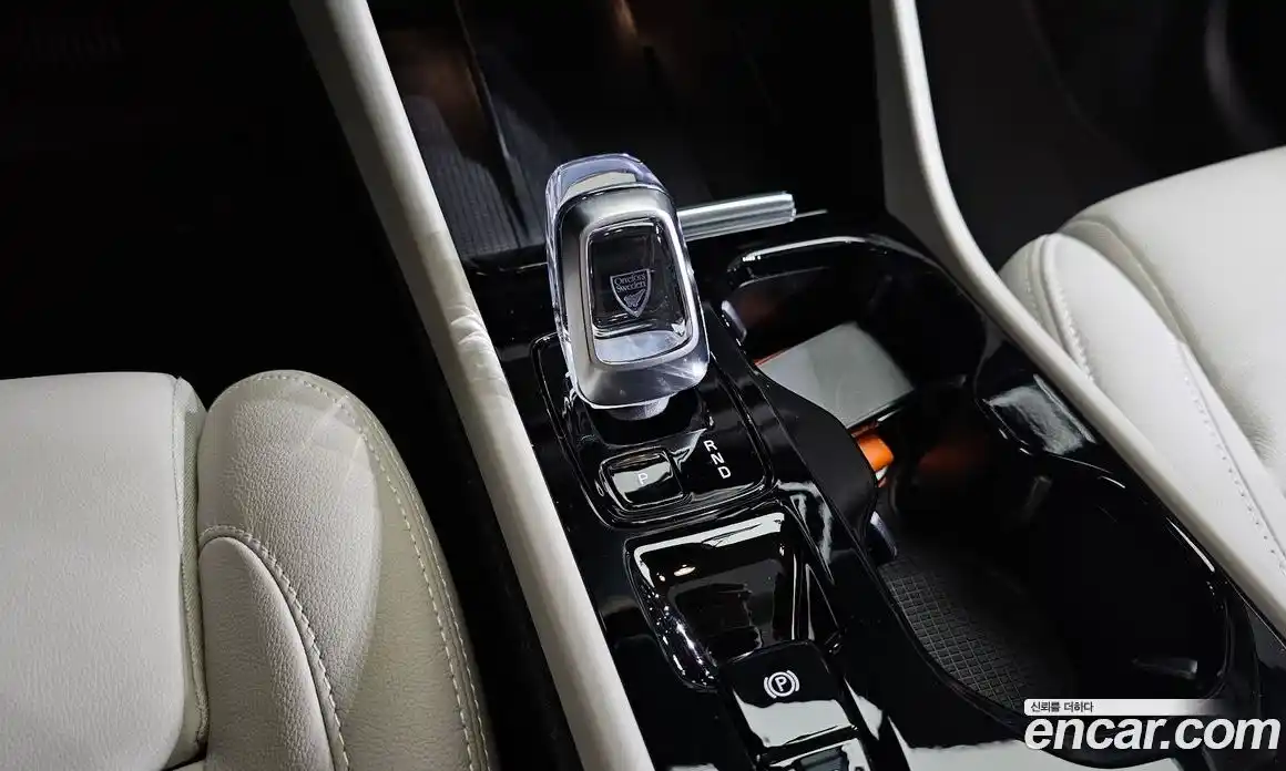 Volvo XC40 2024 2.0 Автомат в Москве № 164320, фото 8