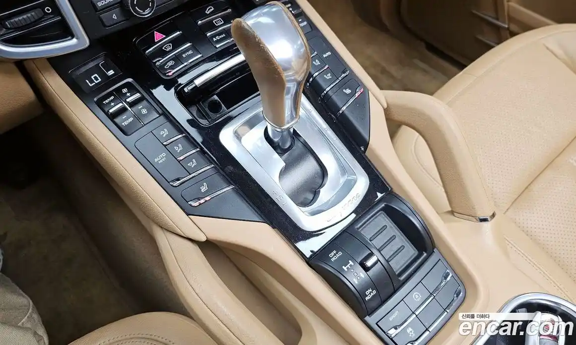 Porsche Cayenne 2016 3.0 Автомат в Москве № 165707, фото 9