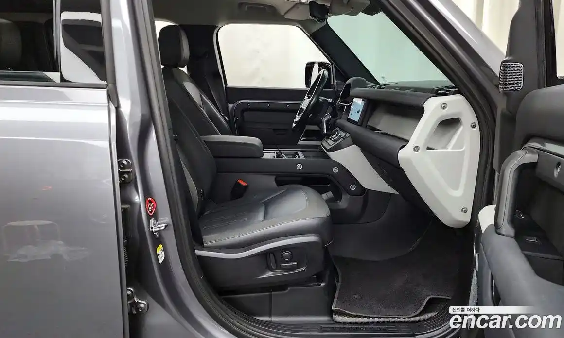 Land Rover Defender 2020 2.0 Автомат в Москве № 166395, фото 17