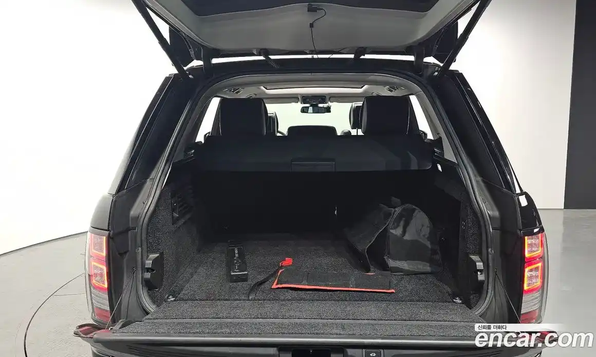 Land Rover Range-Rover 2016 4.4 Автомат в Москве № 166600, фото 17