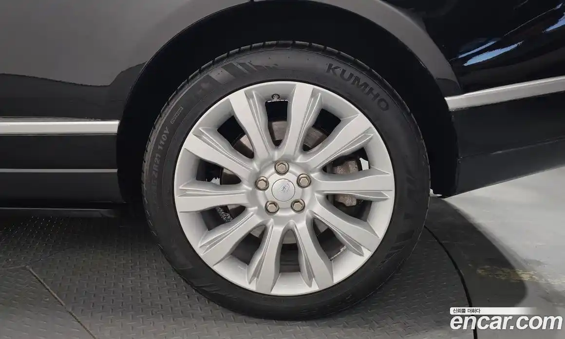 Land Rover Range-Rover 2016 4.4 Автомат в Москве № 166600, фото 4