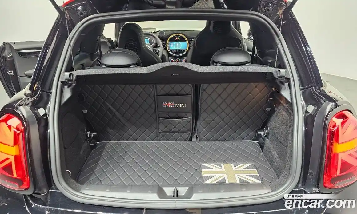 Mini Cooper 2023 2.0 Автомат в Москве № 166995, фото 6