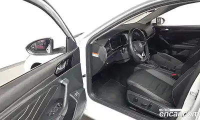 Volkswagen Jetta 2023 1.5 Автомат в Москве № 168405, миниатюра 3