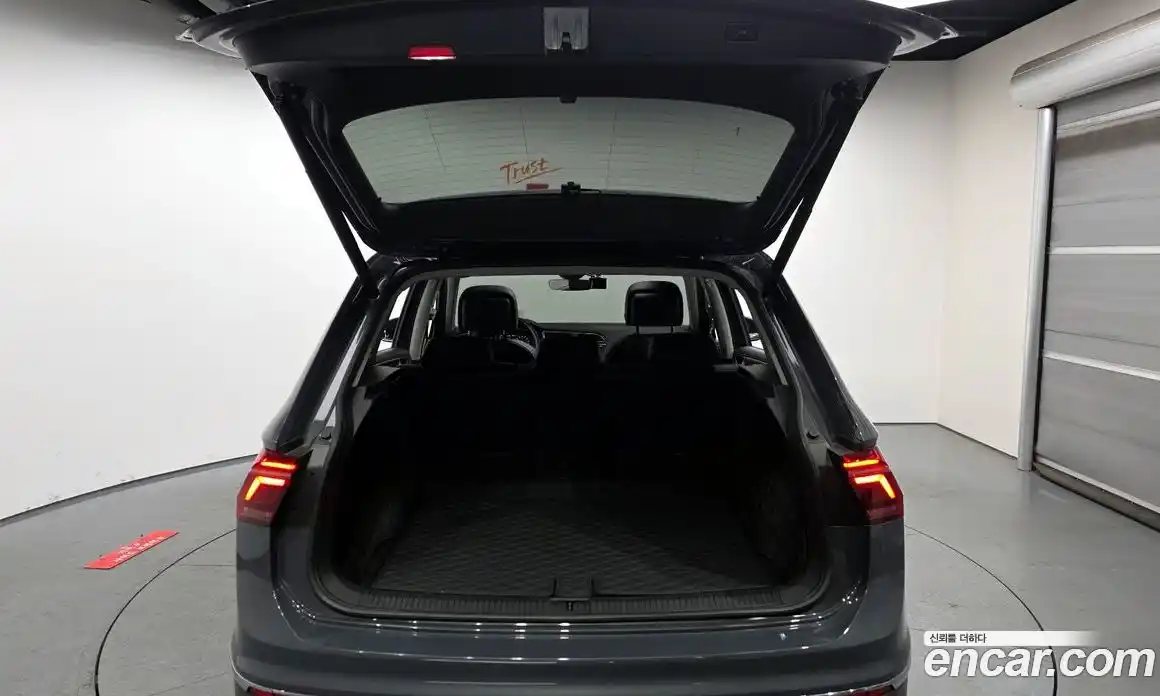 Volkswagen Tiguan 2022 2.0 Автомат в Москве № 168673, фото 14