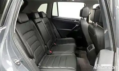 Volkswagen Tiguan 2022 2.0 Автомат в Москве № 168673, миниатюра 3