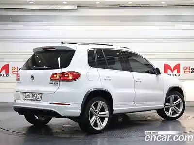 Volkswagen Tiguan 2015 2.0 Автомат в Москве № 169220, миниатюра 3
