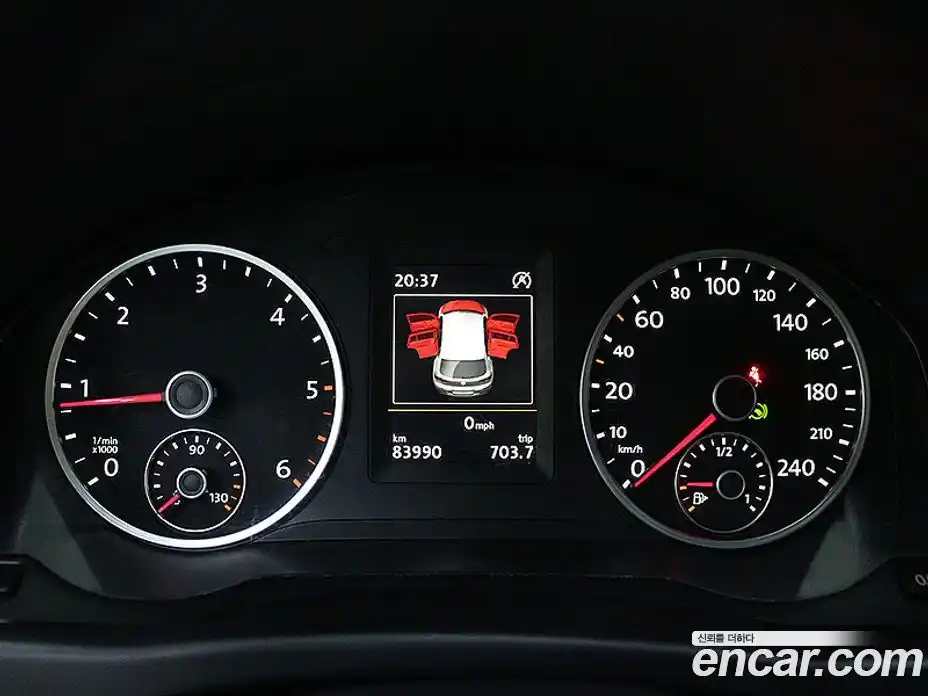 Volkswagen Tiguan 2015 2.0 Автомат в Москве № 169220, фото 6