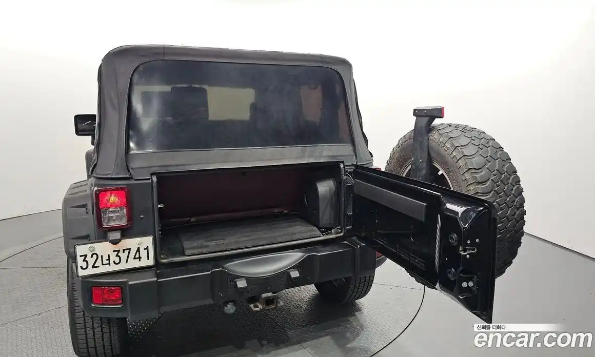 Jeep Wrangler 2010 2.8 Автомат в Москве № 169311, фото 3