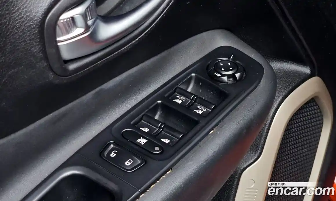 Jeep Renegade 2015 2.0 Автомат в Москве № 170020, фото 18