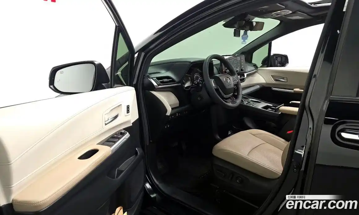 Toyota Sienna 2024 2.5 Автомат в Москве № 170207, фото 3