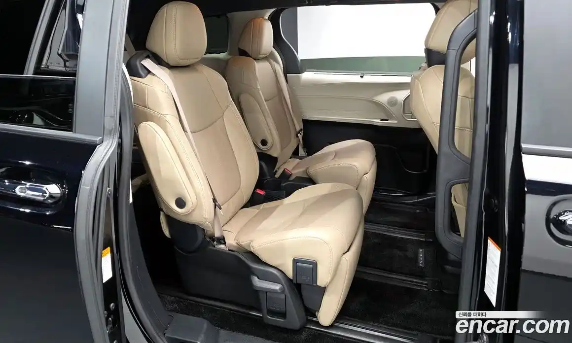 Toyota Sienna 2024 2.5 Автомат в Москве № 170207, фото 8