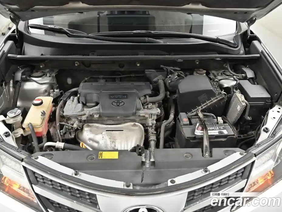 Toyota RAV4 2014 2.5 Автомат в Москве № 170341, фото 6