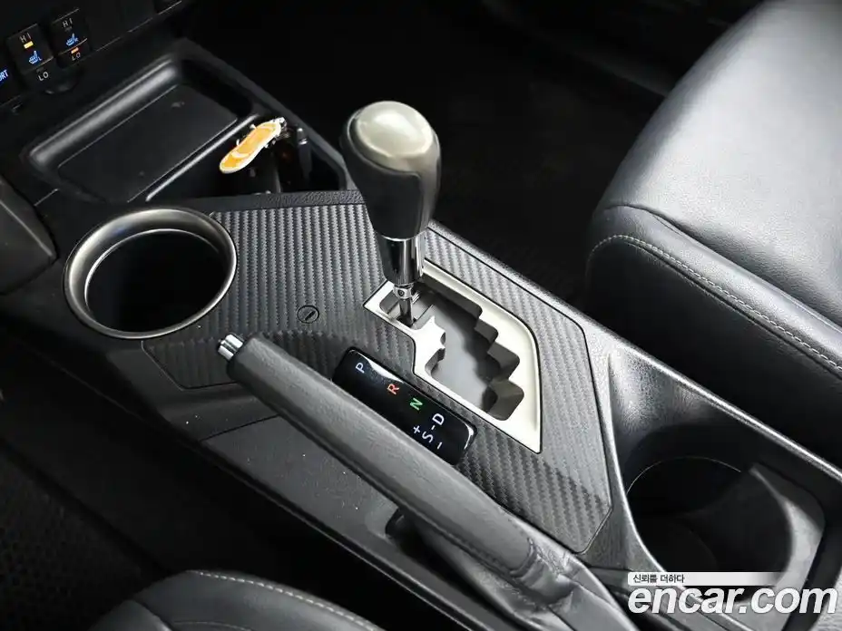 Toyota RAV4 2014 2.5 Автомат в Москве № 170341, фото 9