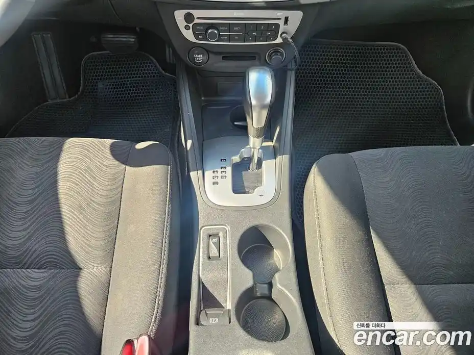 Renault SM3 2014 1.6 Автомат в Москве № 186339, фото 11