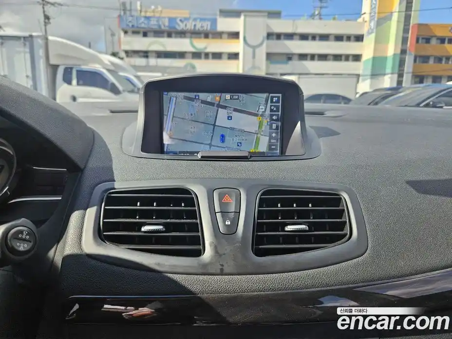 Renault SM3 2014 1.6 Автомат в Москве № 186339, фото 9