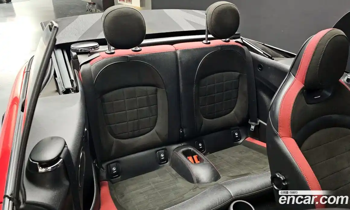 Mini Cooper Convertible 2019 2.0 Автомат в Москве № 191243, фото 12