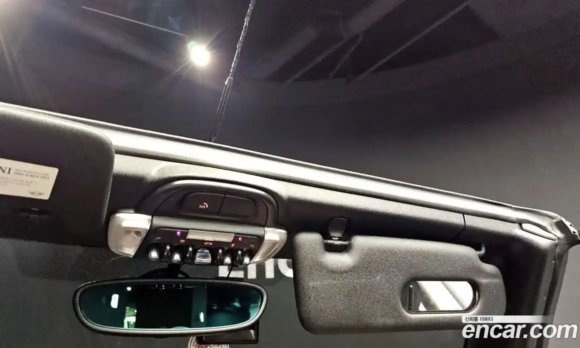 Mini Cooper Convertible 2019 2.0 Автомат в Москве № 191243, фото 19