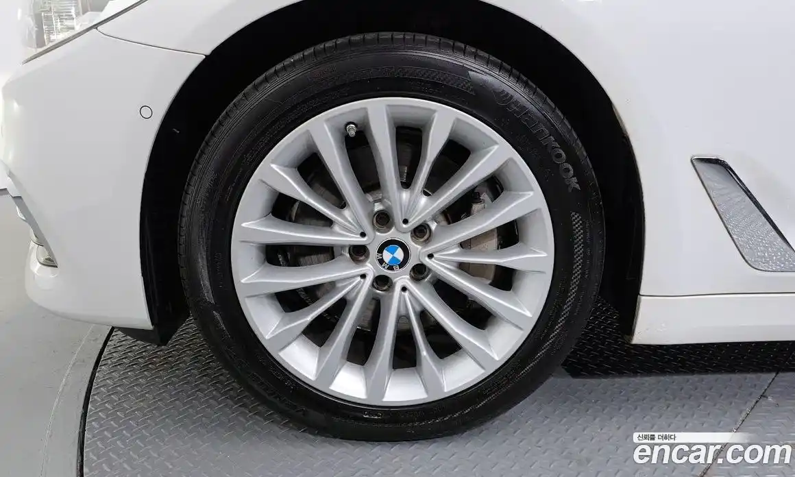 BMW 5-Series 2018 2.0 Автомат в Москве № 192160, фото 12