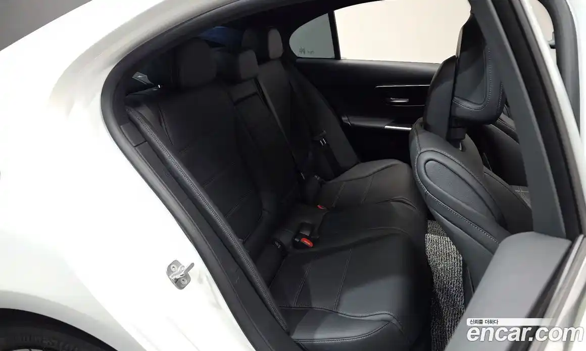 Mercedes-Benz C-Class 2024 2.0 Автомат в Москве № 193942, фото 16