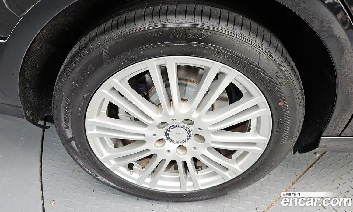 Mercedes-Benz E-Class 2011 1.8 Автомат в Москве № 195488, фото 13