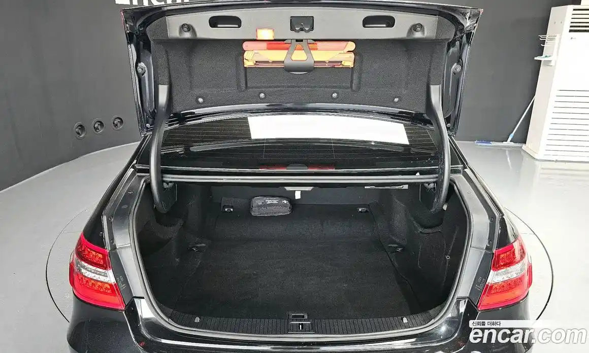 Mercedes-Benz E-Class 2011 1.8 Автомат в Москве № 195488, фото 18