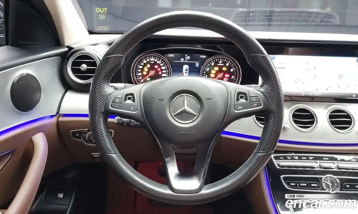 Mercedes-Benz E-Class 2018 2.0 Автомат в Москве № 195570, фото 17