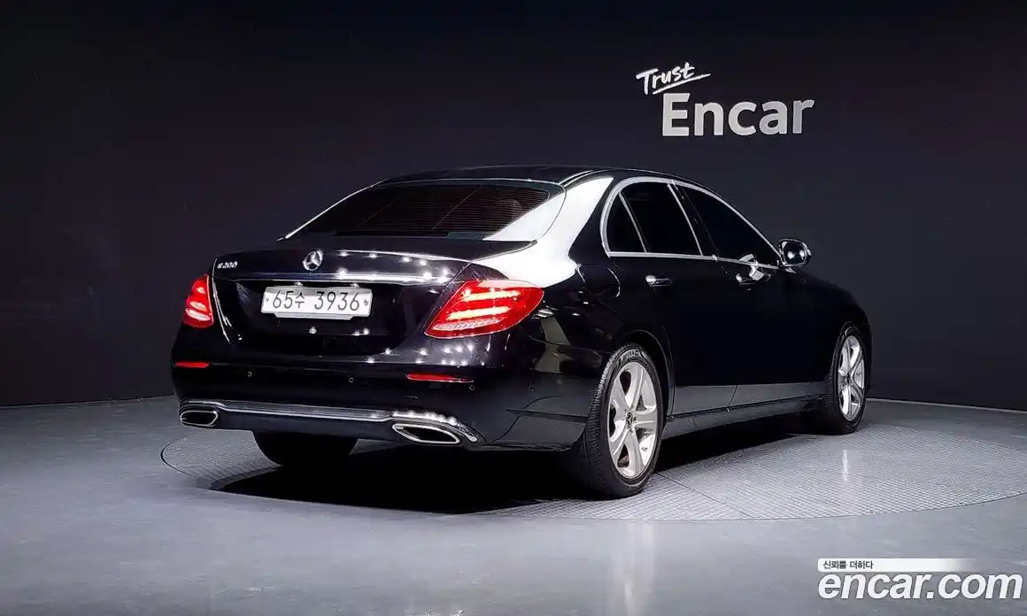 Mercedes-Benz E-Class 2018 2.0 Автомат в Москве № 195570, фото 3