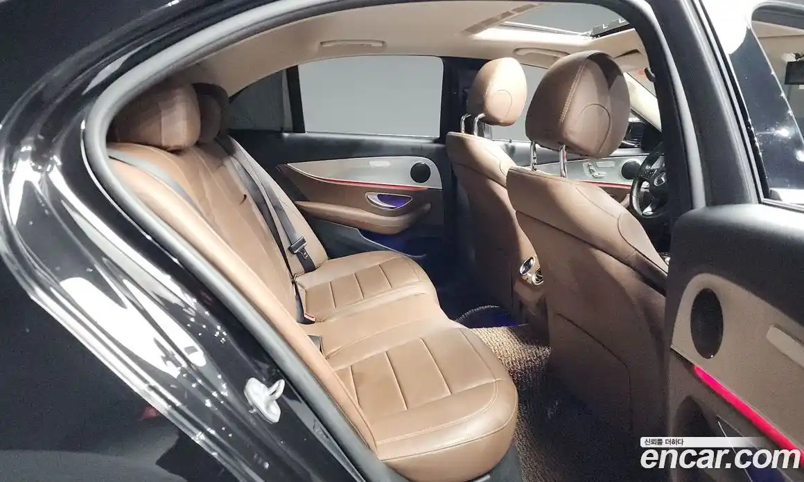 Mercedes-Benz E-Class 2018 2.0 Автомат в Москве № 195570, фото 4