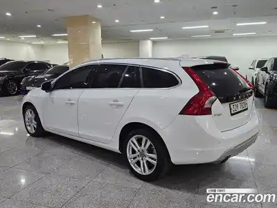 Volvo V60 2013 2.0 Автомат в Москве № 195994, миниатюра 3