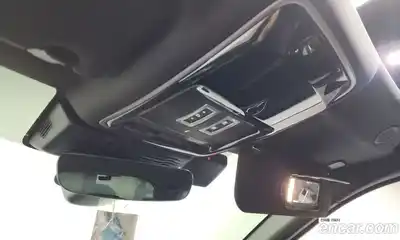 Land Rover Range-Rover Velar 2025 2.0 Автомат в Москве № 198084, миниатюра 11