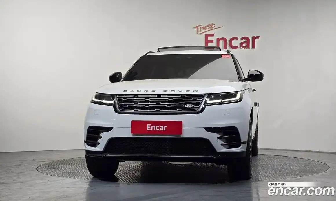 Land Rover Range-Rover Velar 2025 2.0 Автомат в Москве № 198084, фото 13