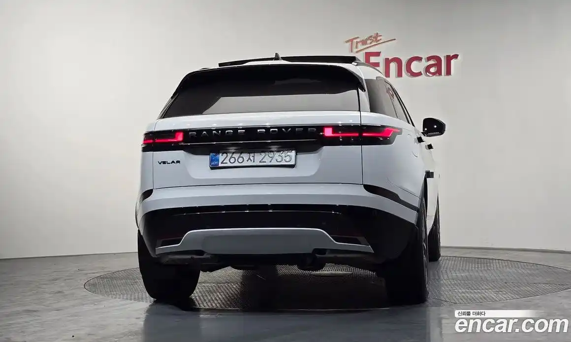 Land Rover Range-Rover Velar 2025 2.0 Автомат в Москве № 198084, фото 15