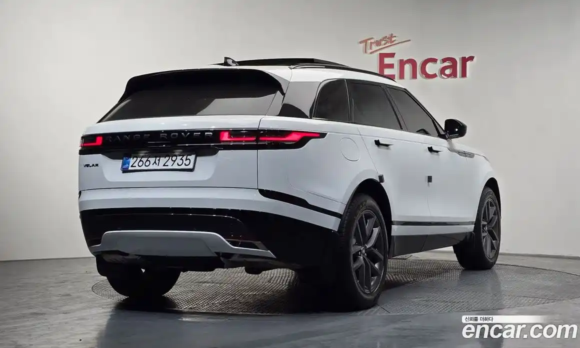 Land Rover Range-Rover Velar 2025 2.0 Автомат в Москве № 198084, фото 18