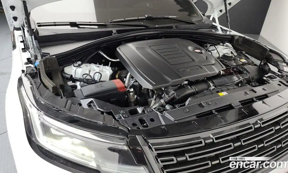 Land Rover Range-Rover Velar 2025 2.0 Автомат в Москве № 198084, фото 3