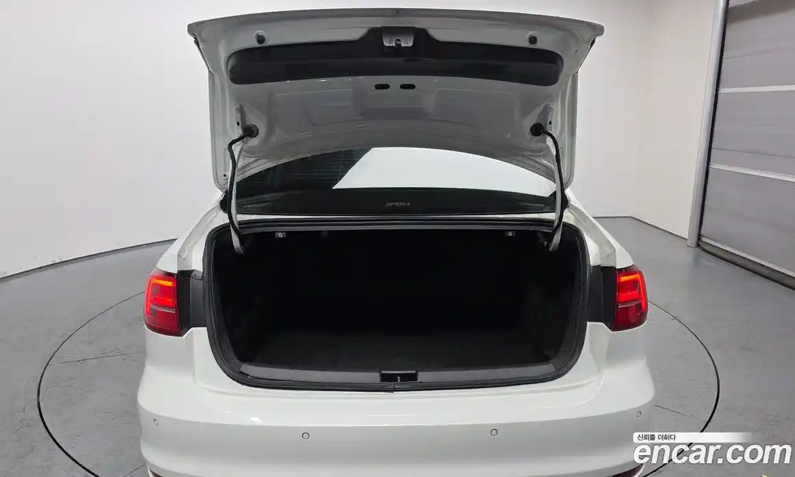 Volkswagen Jetta 2015 2.0 Автомат в Москве № 199259, фото 20